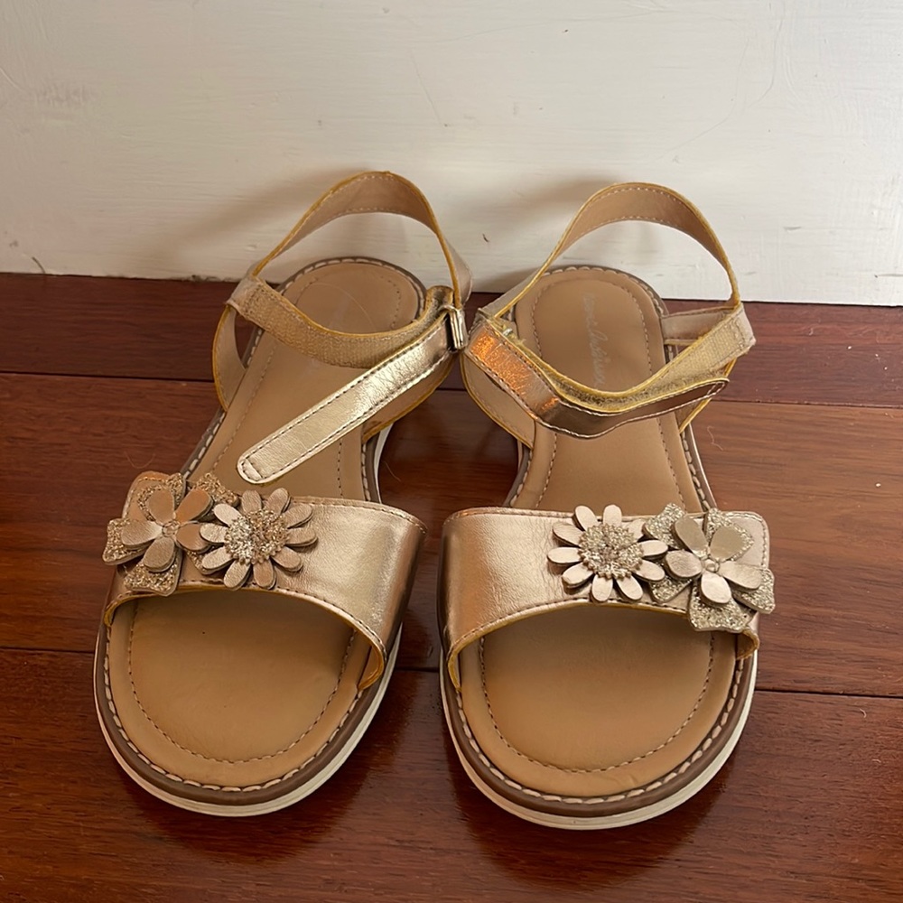 Hanna Andersson size 4 sandals